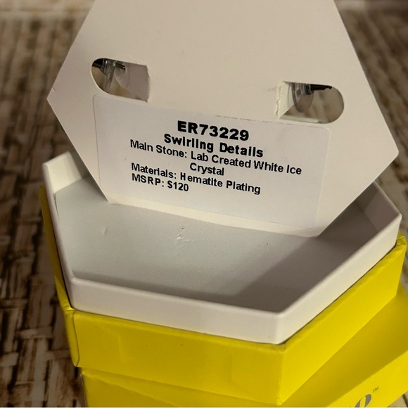 💎Swirling Details💎 RESERVED - Picture 7 of 7